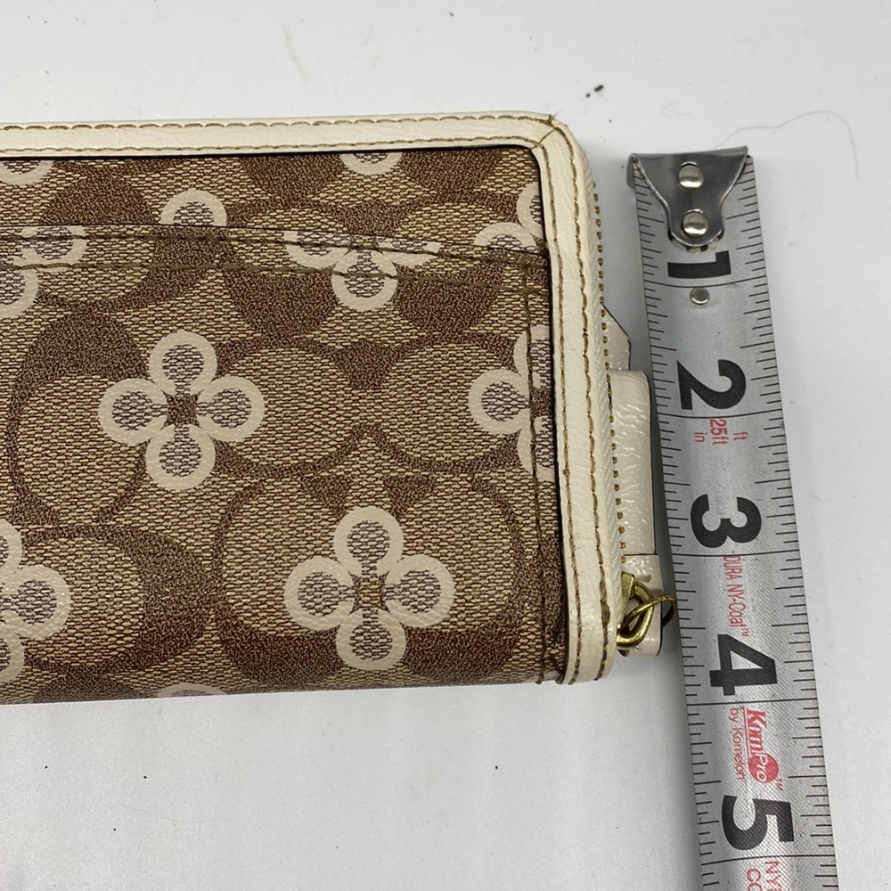 COACH Signature Wallet Gold Zip Wallet - Picture 6 of 9